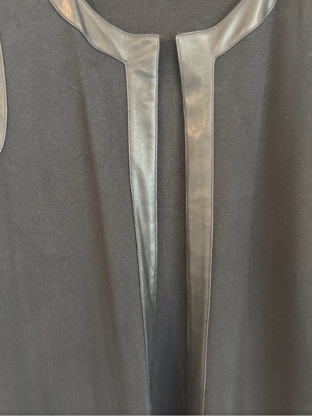Ralph Lauren Black Sleeveless Faux-Leather Trim Vest - Picture 7 of 8